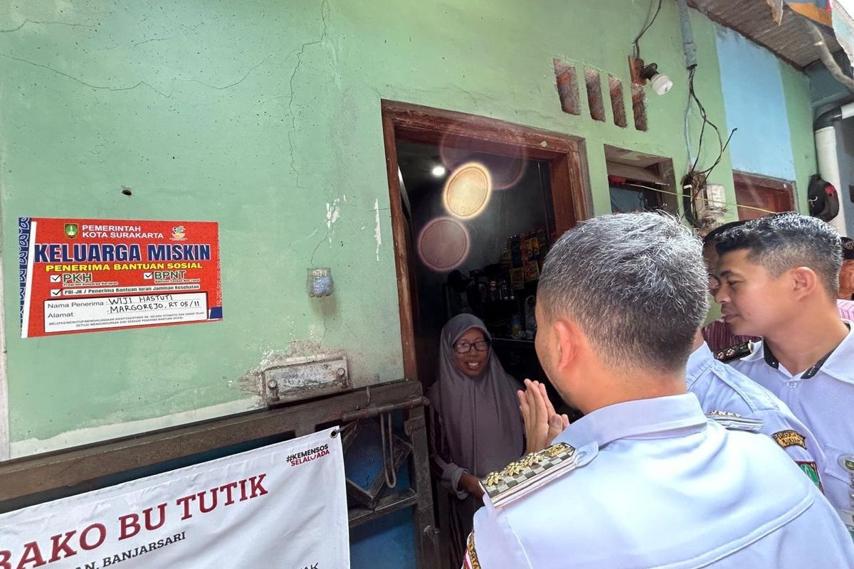 Rela Mundur dari PKH, Rumah Wiji di Solo Malah Ditempeli Stiker Lagi