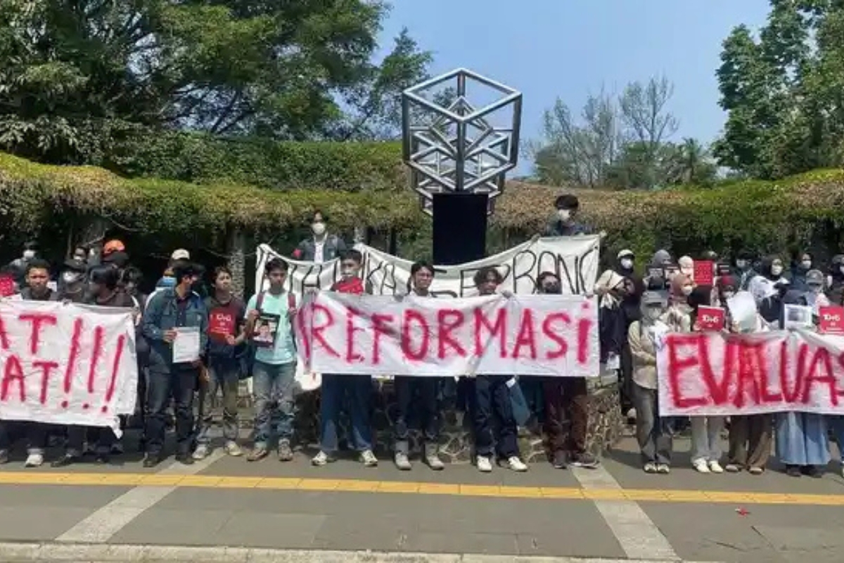 Kritisi Program Pemerintah, KM ITB Gelar Aksi Bawa 4 Tuntutan