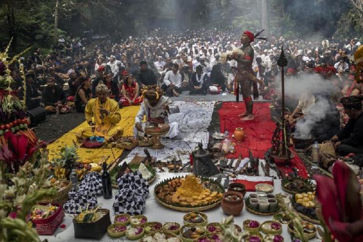 Ritual Ngertakeun Bumi Lamba ke-18 Digelar di Tangkuban Parahu