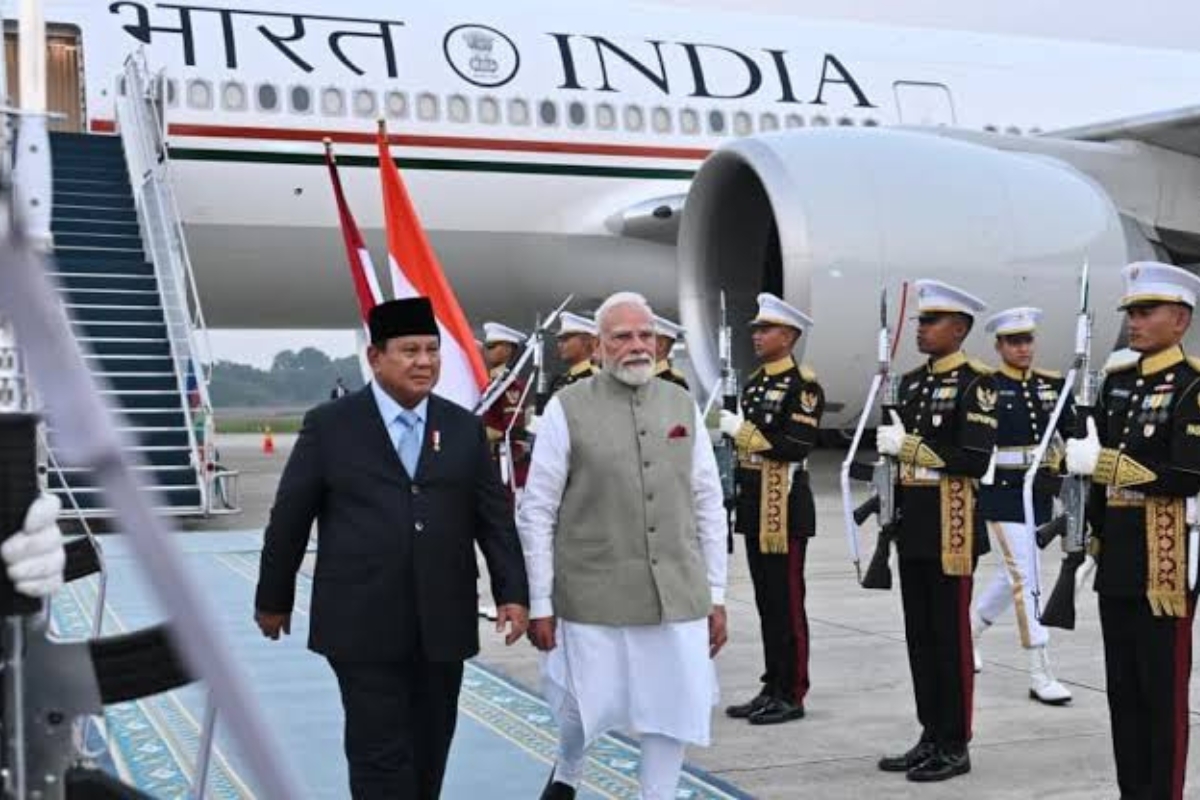 Tiba di RI, PM India Narendra Modi Apresiasi Sambutan Jet Tempur