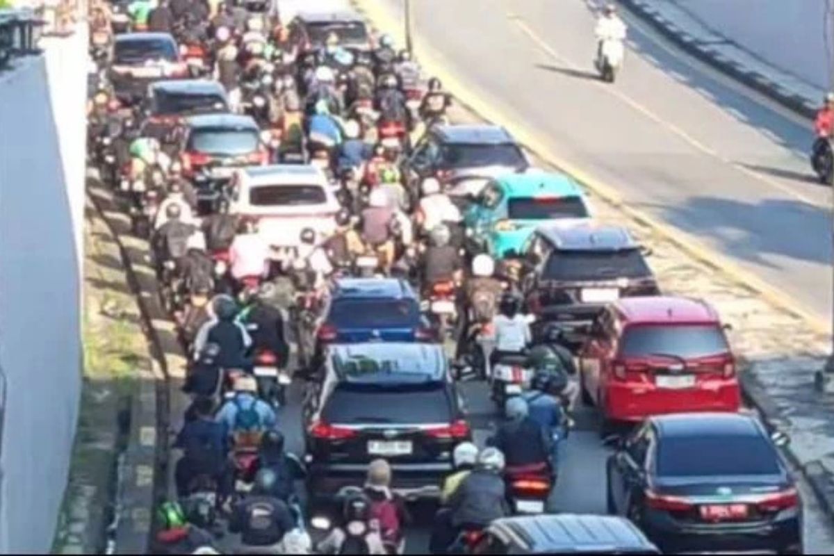 Libur Panjang Usai, Kawasan Jakarta Timur Kembali Dipadati Kendaraan