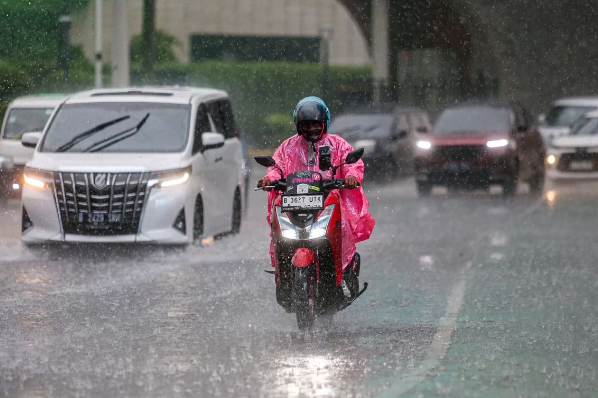 Prakiraan Cuaca Jakarta: Sebagian Wilayah Diguyur Hujan Sore Ini