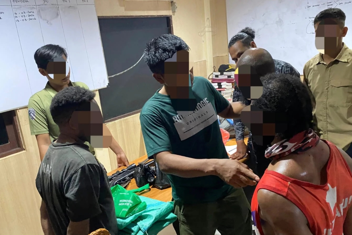 Satgas Damai Cartenz Tangkap 5 Pemasok Senjata KKB Yalimo