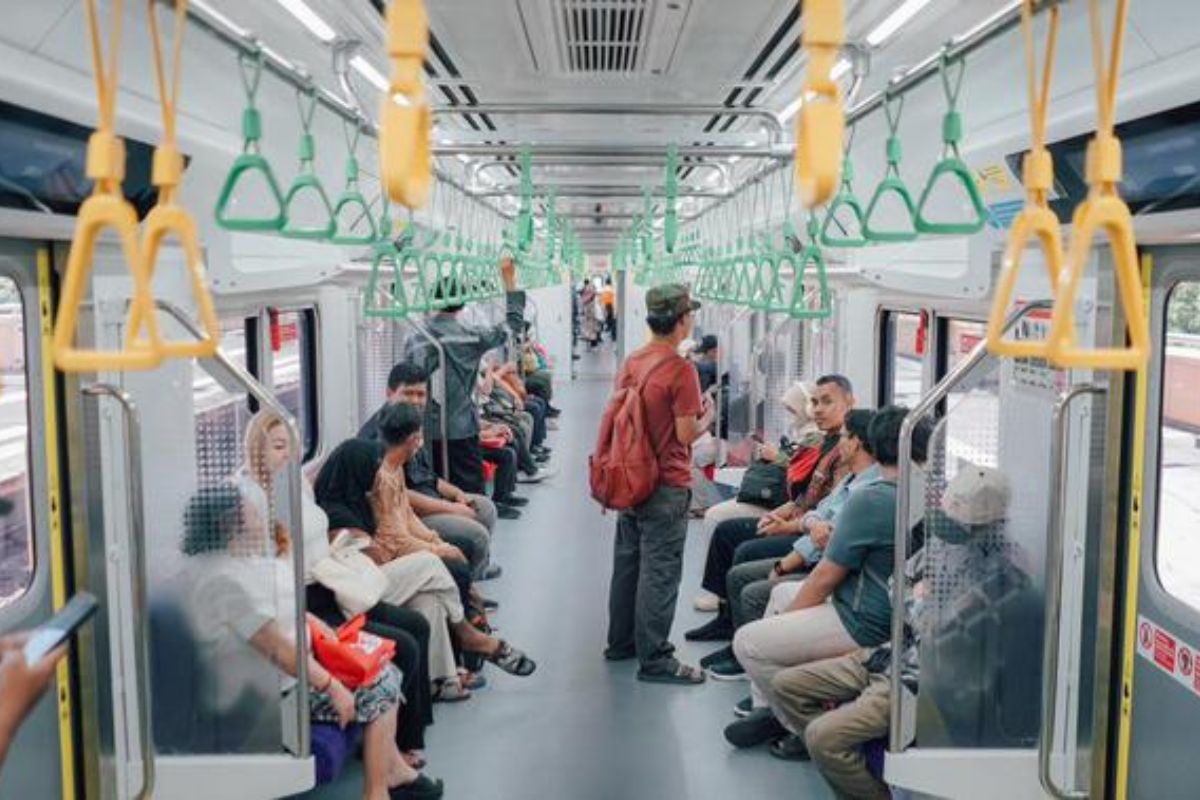 Kebakaran Permukiman Padat di Tanah Abang Padam, KRL Normal Kembali