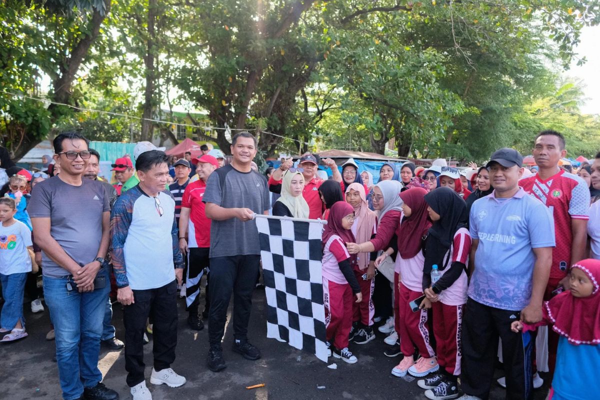 Meriahkan Hardiknas 2026, Ratusan Ribu Warga Sumenep Ikut Jalan Sehat