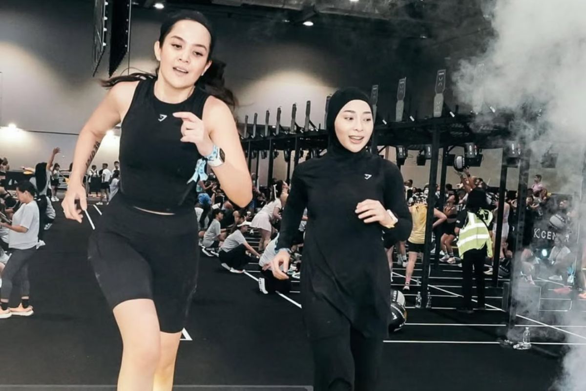 Nikita Willy Tampil Santun dengan Hijab Sporty Saat Lari 
