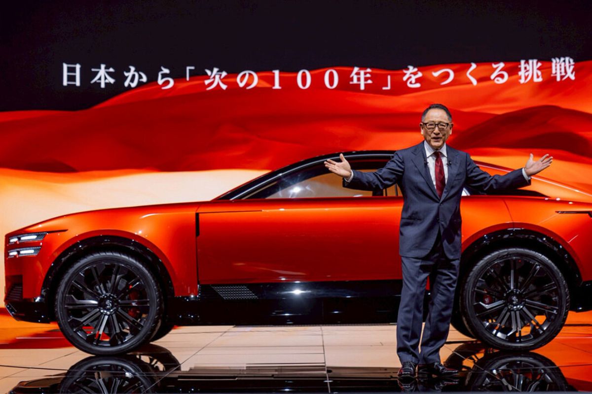 Bos Toyota Akio Toyoda Merasa Sendirian Pertahankan Mesin Konvensional