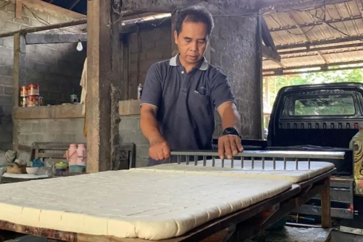 Harga Kedelai Melambung, Ukuran Tahu di Kulon Progo Diperkecil