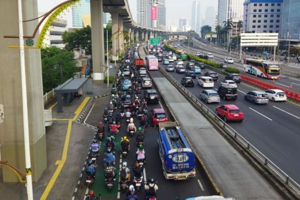 Libur Usai, Jakarta Timur Kembali Dikepung Kemacetan Parah