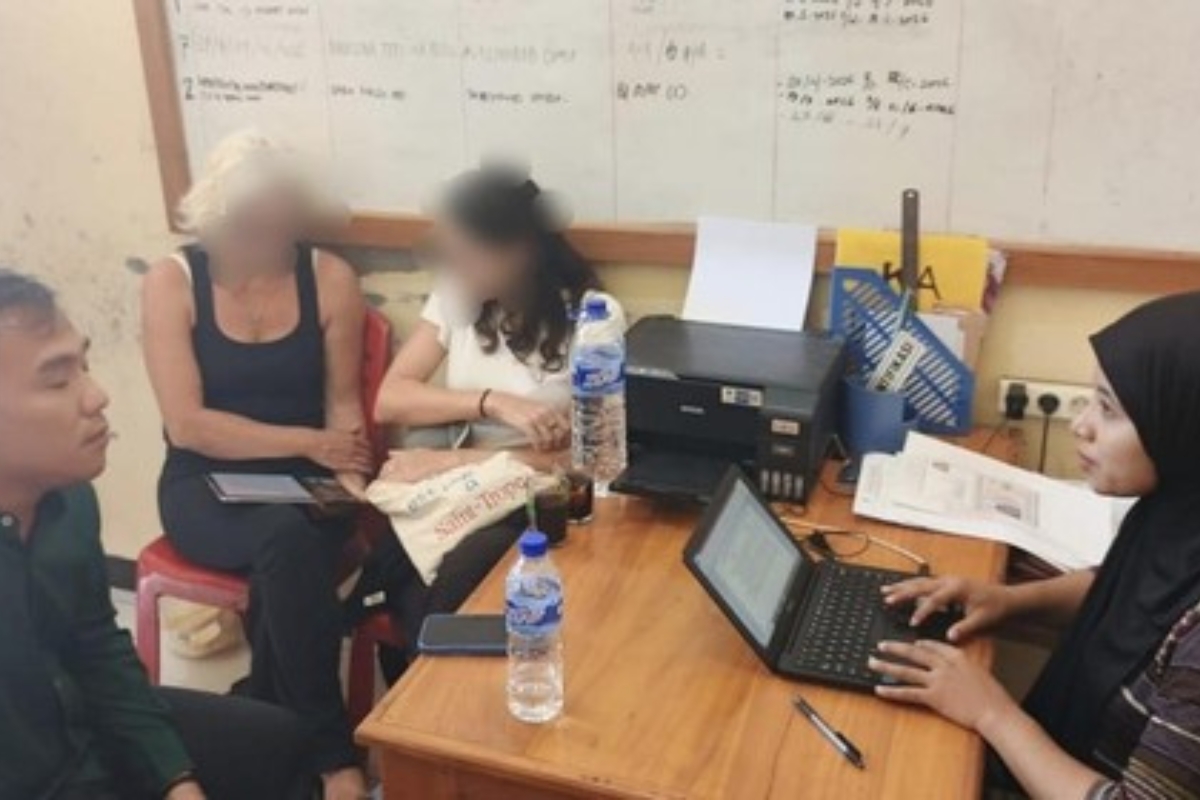 Pelajar di Sumba Barat Daya Cabuli dan Rampas iPhone Turis Asing