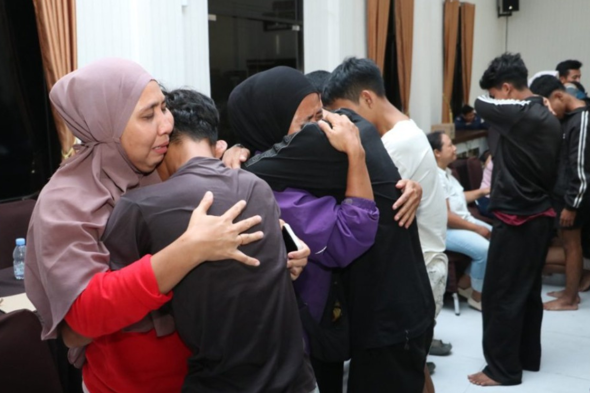 20 Remaja di Kebumen Menangis dan Sujud Minta Maaf Usai Gagal Tawuran