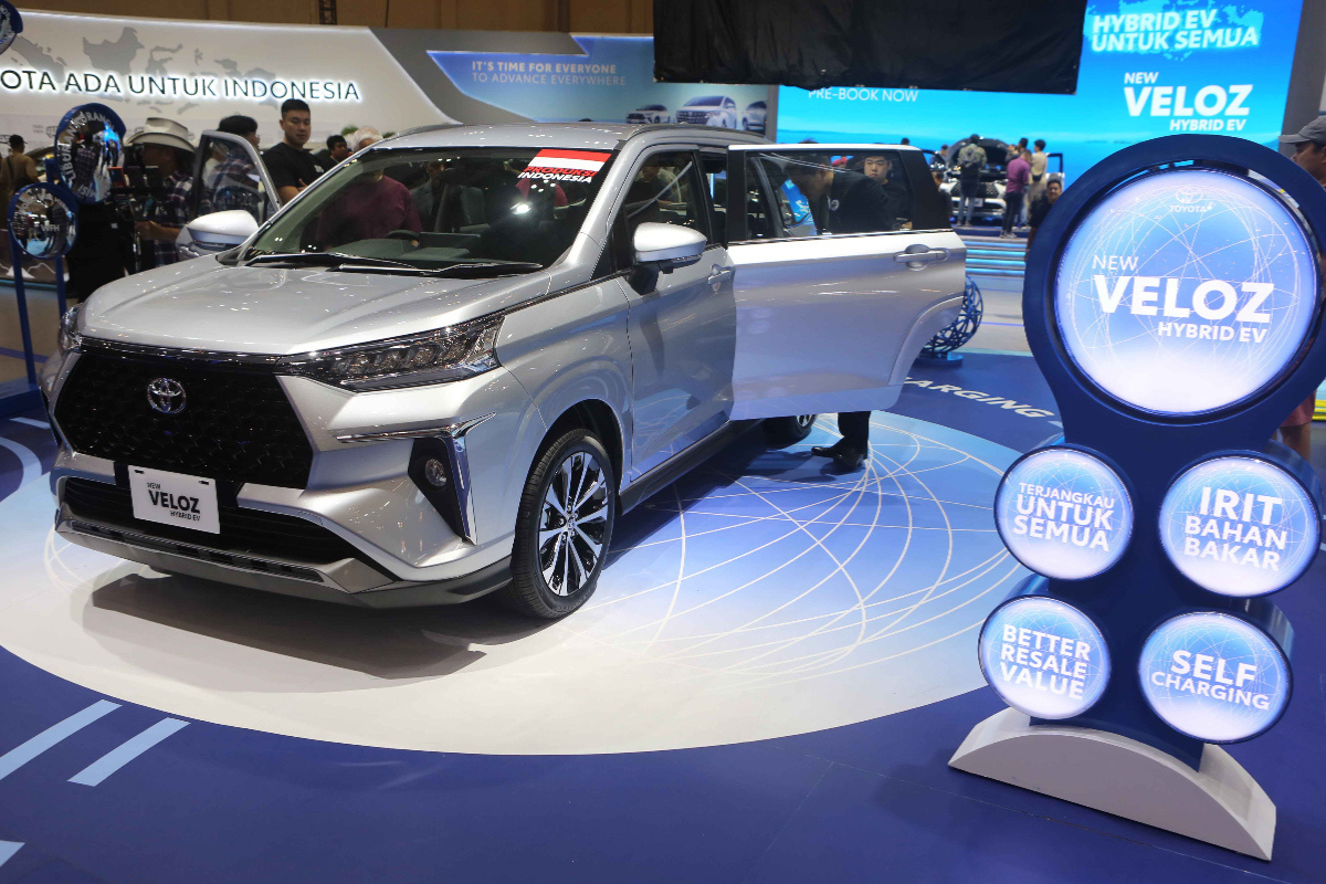 20 Mobil Terlaris April 2026: Dominasi Innova dan Kejutan Veloz Hybrid