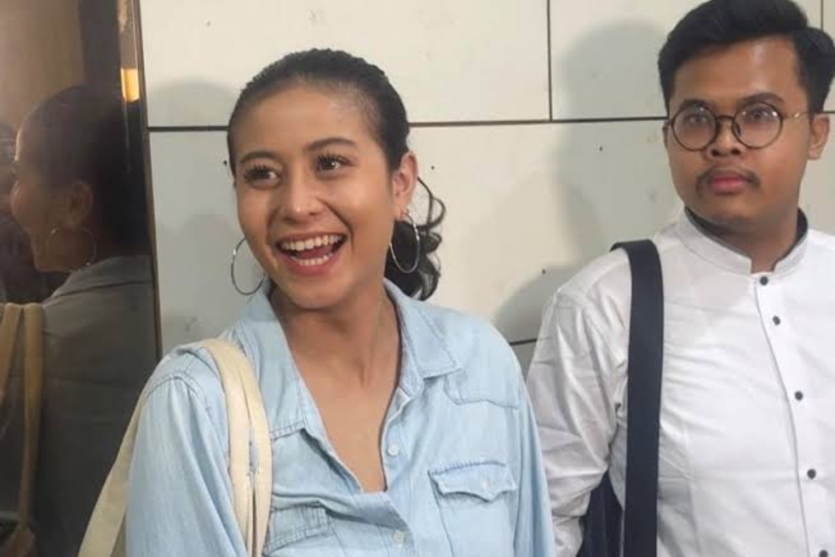 Awkarin Diperiksa Polisi, Sebut Kerja Sama dengan Hanania Cuma Barter
