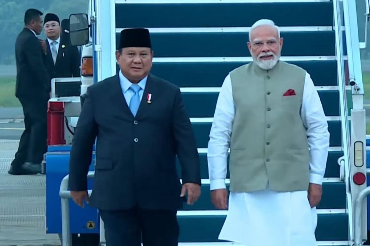 PM India Modi Apresiasi Sambutan Jet Tempur Saat Tiba di RI