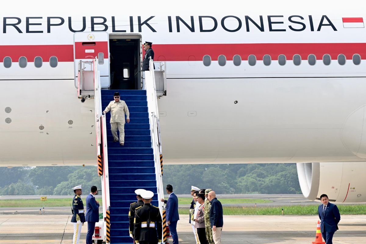 Prabowo Tiba di Tanah Air Usai Kunjungan Kenegaraan ke Prancis
