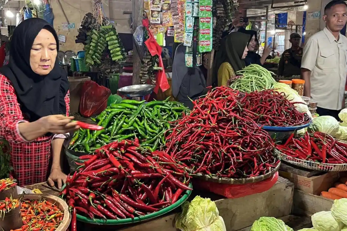 Harga Pangan Hari Ini: Cabai Rawit Rp100 Ribu, Telur Rp29.700 per Kg