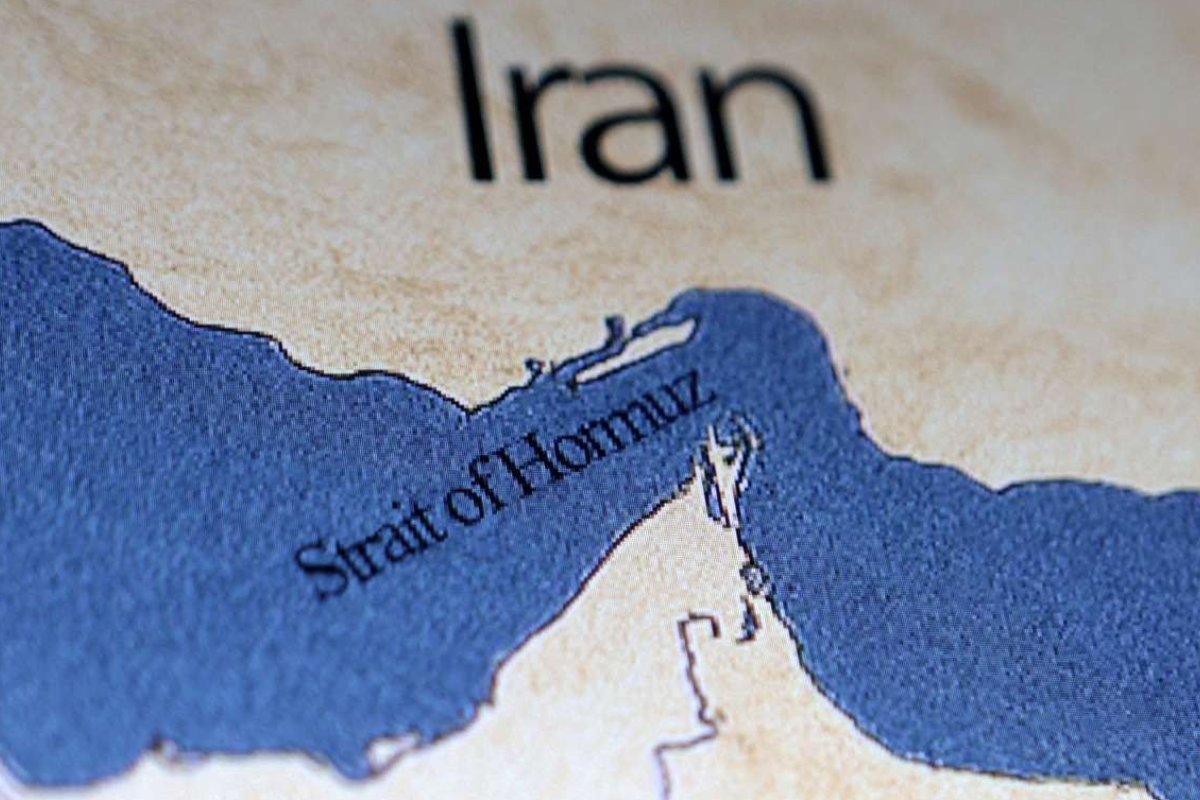 Konflik Memanas, Iran Tutup Pelayaran di Selat Hormuz