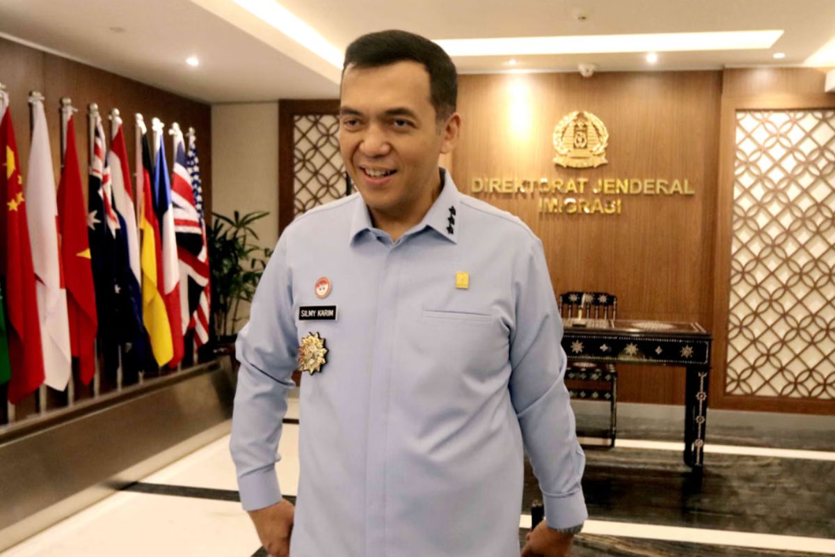 Wamen Imipas Serahkan Diri Usai OTT KPK di Imigrasi Jakbar