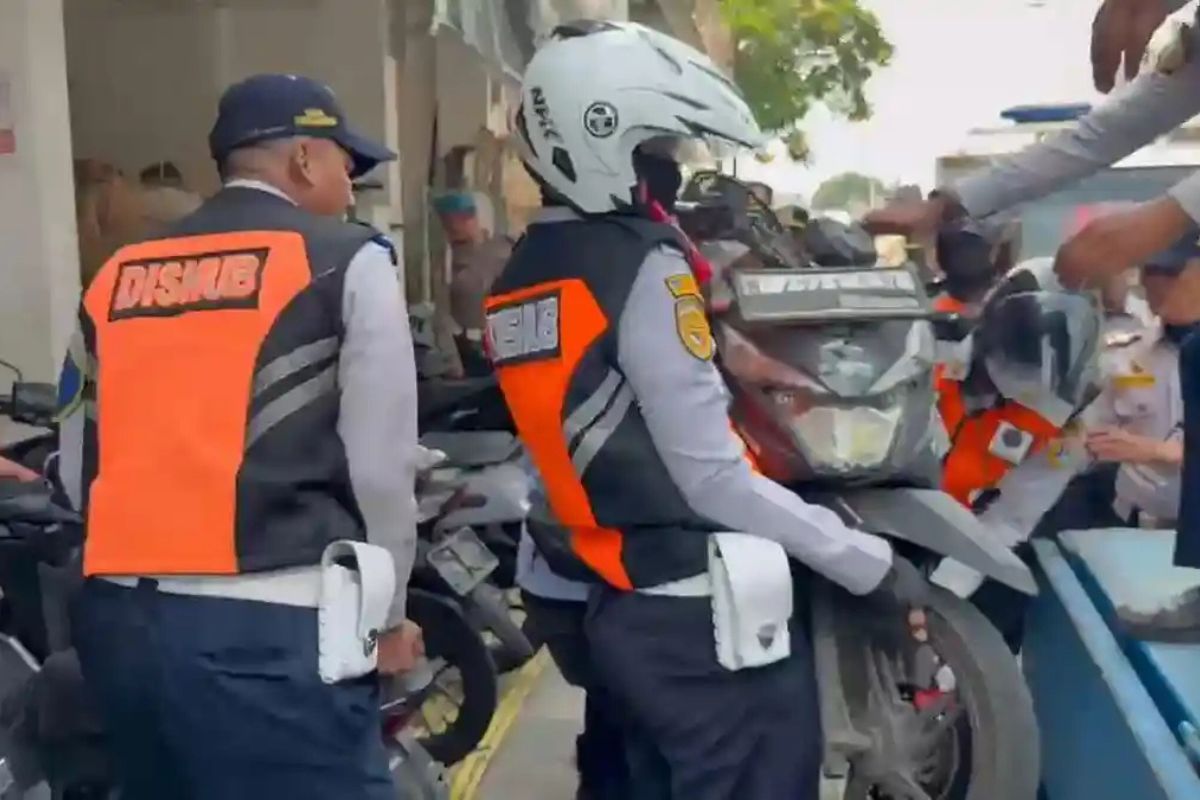 Razia Parkir Liar Jakarta: Puluhan Kendaraan Diangkut Petugas