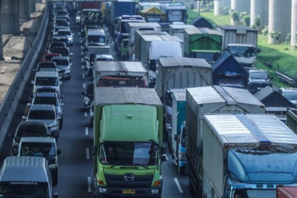 Info Terkini Titik Kepadatan Tol Arah Jakarta Senin Pagi Ini