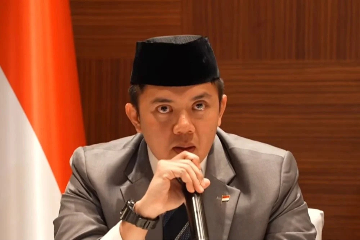 Kilas Politik: Seskab Teddy Sebut Prabowo Beri Taklimat Calon BUMN