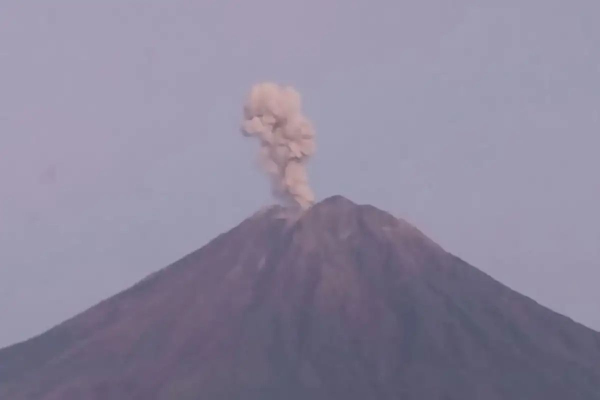 Semeru Erupsi Lagi Pagi Ini, Tinggi Kolom Abu Capai 1.000 Meter