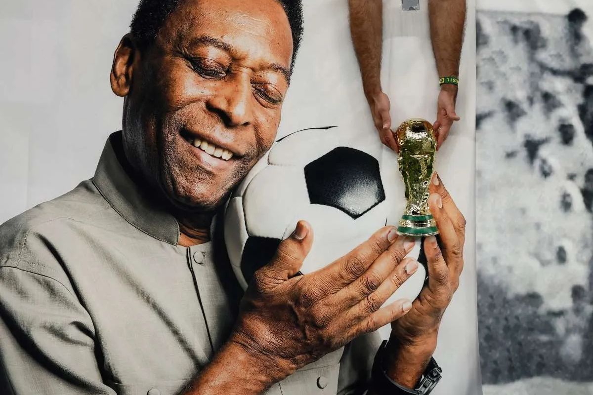 Jersey Bersejarah Pele di Piala Dunia 1958 Bakal Dilelang Rp 100 M