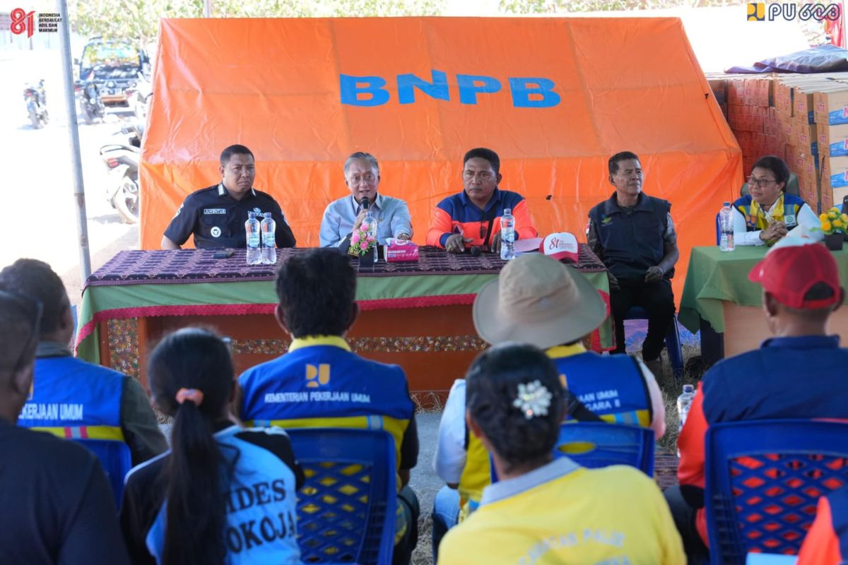Kunjungi Palue, Menteri Dody Fokus Tangani Krisis Air Bersih