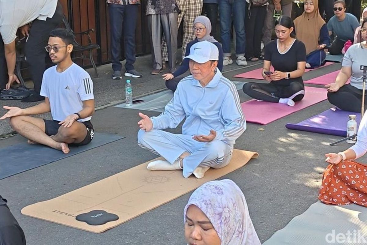 presiden ke-7 ri rutin yoga, kenali ragam manfaat kesehatannya