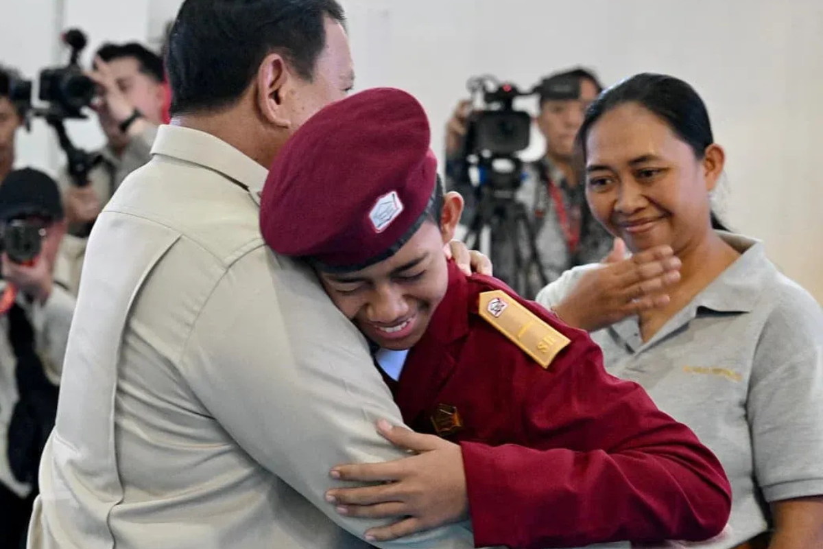 Prabowo Beri Motivasi Korban Bullying di Sekolah Rakyat Bali
