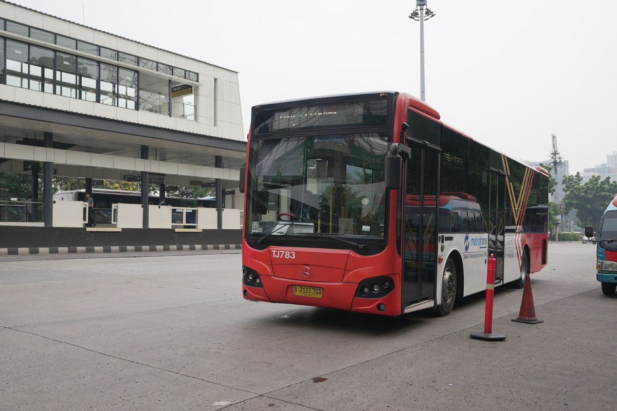 Transjakarta Hentikan Rute 10D dan 1N, Cek Alternatif Perjalanannya