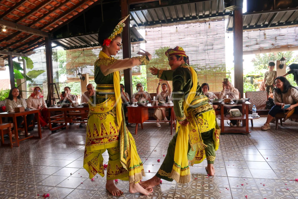 Suku Osing Kemiren Banyuwangi Sukses Jadikan Budaya Sumber Cuan