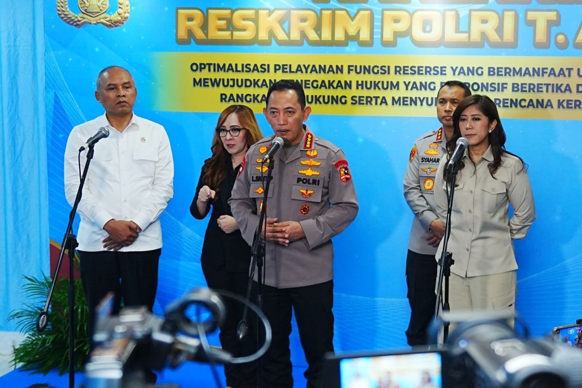 Eks Kapolri Rilis Buku Politik Hukum, Beri Masukan untuk RUU Polri
