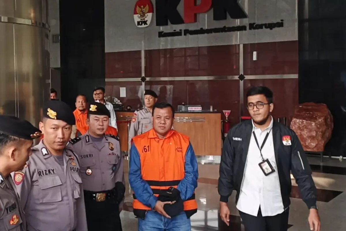 KPK Ungkap Suap Mobil Land Cruiser Bupati Kuansing Dicicil 5 Tahun