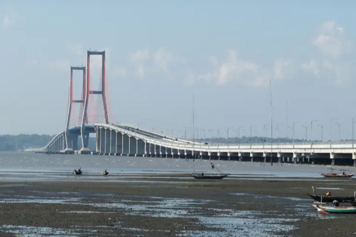 Pernah Jadi Jalan Tol, Ini Sejarah Panjang Jembatan Suramadu