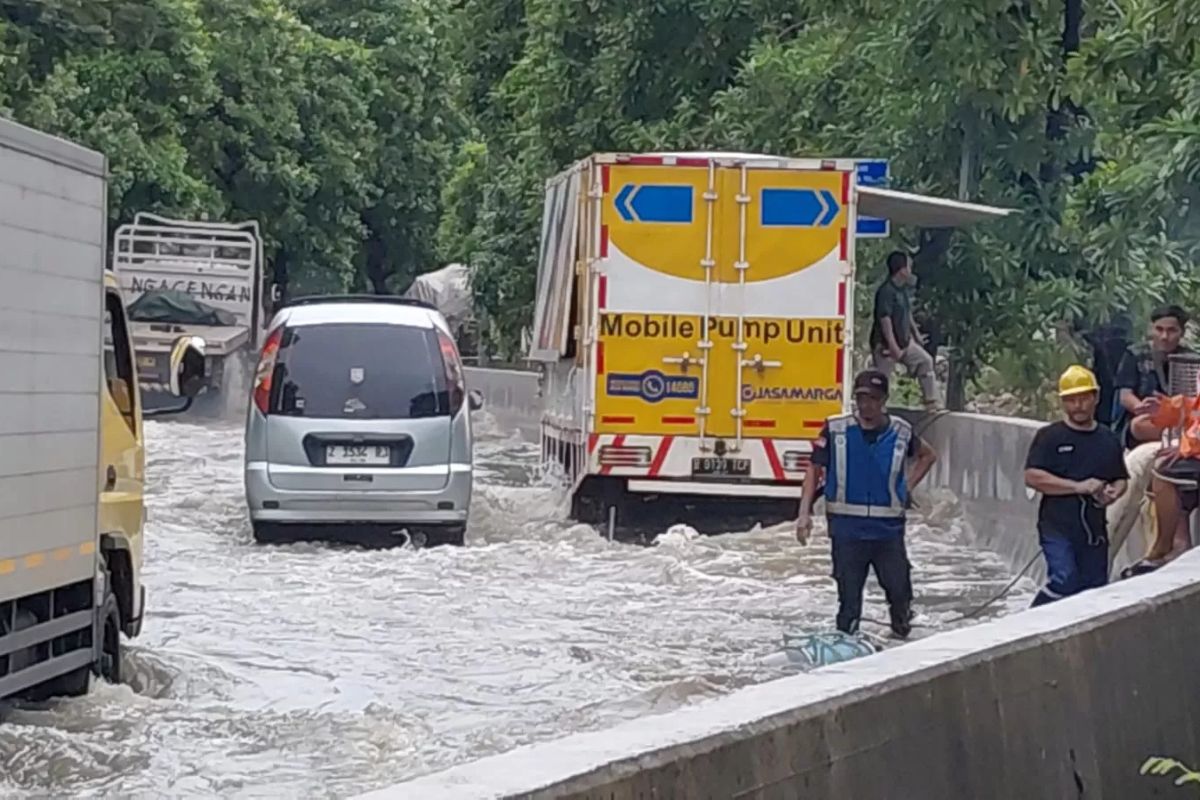Atasi Genangan, Sisi Selatan Tol Sedyatmo Dibuat Saluran