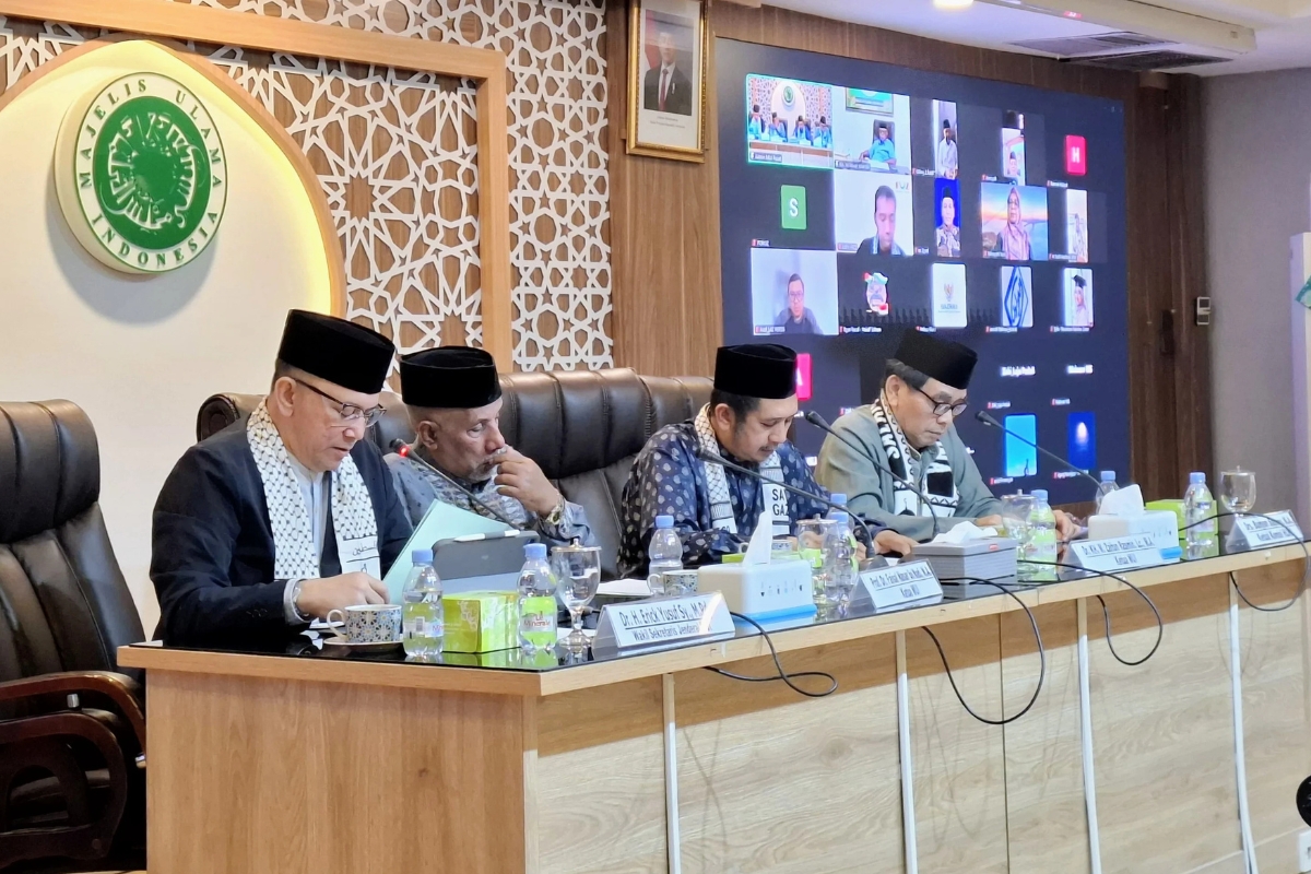 Rangkuman Humaniora: Menkeu Purbaya Batal Haji & Karhutla Riau