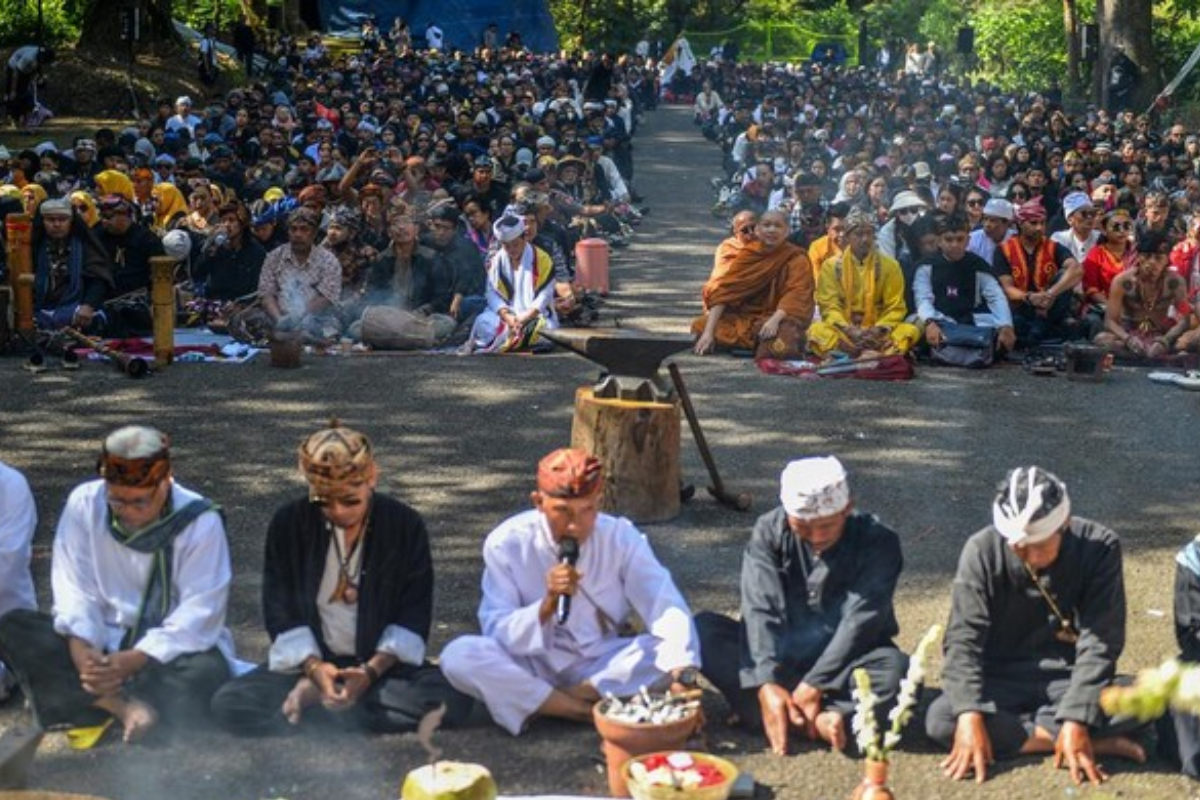 Ribuan Masyarakat Adat Hadiri Ngertakeun Bumi Lamba di Subang