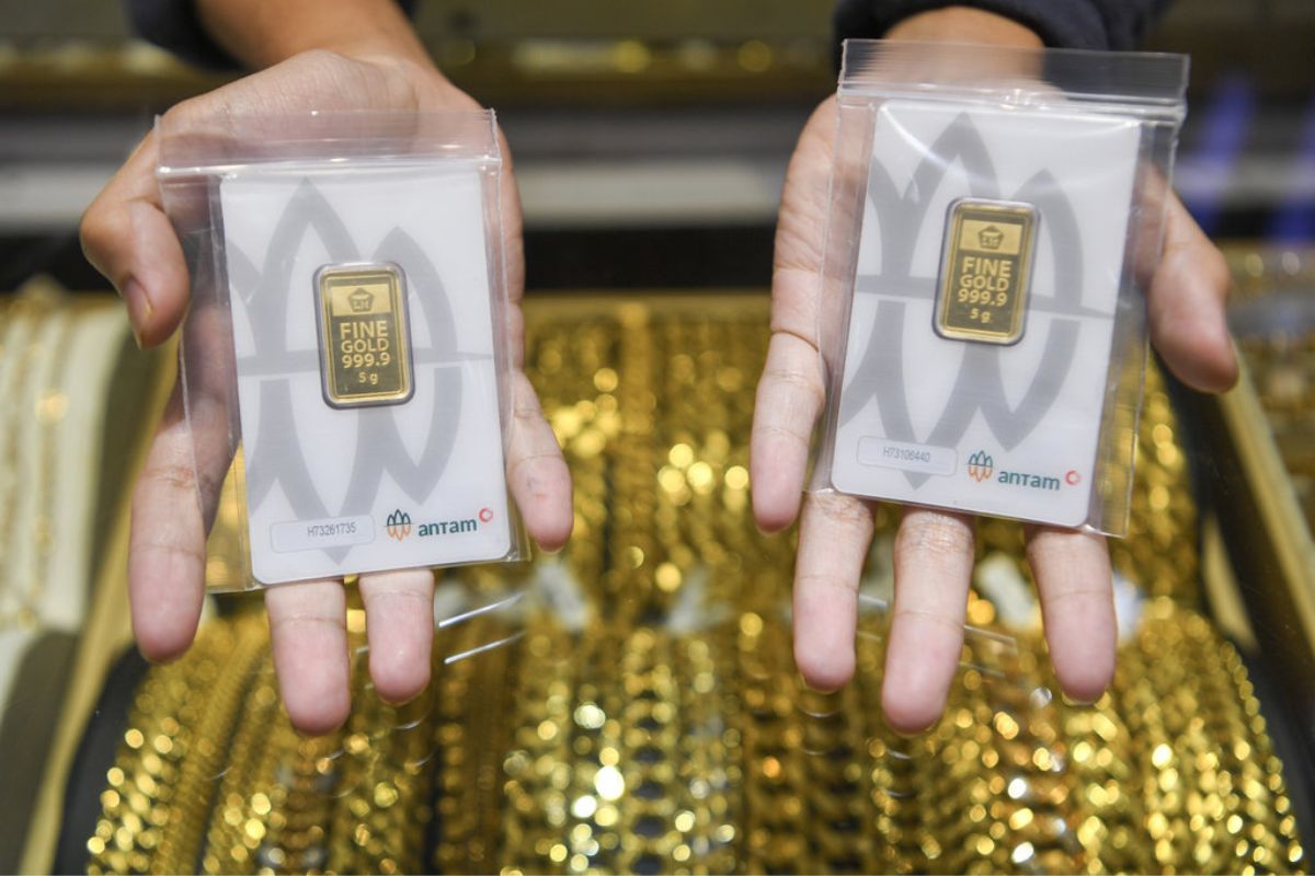 Harga Emas Batangan Antam, UBS, dan Galeri24 Hari Ini Turun