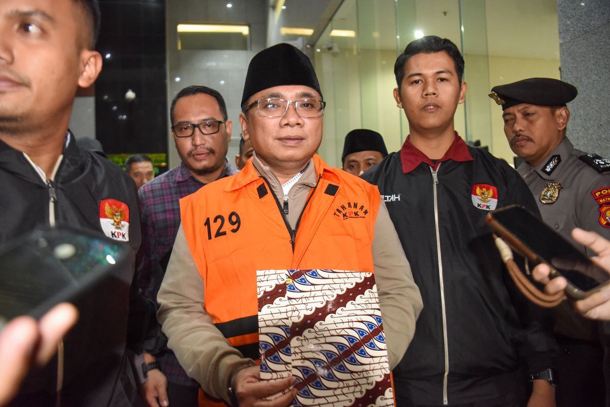 KPK Bantarkan Penahanan Eks Menag Yaqut karena Sakit Pencernaan