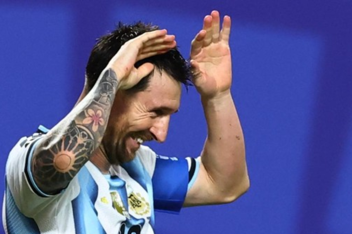 Borong 3 Gol, Messi Bawa Argentina Tundukkan Aljazair 3-0