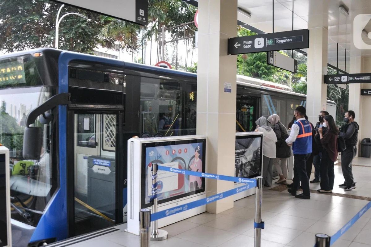 Tawuran di Stasiun Klender Ganggu Perjalanan Transjakarta Pagi Ini