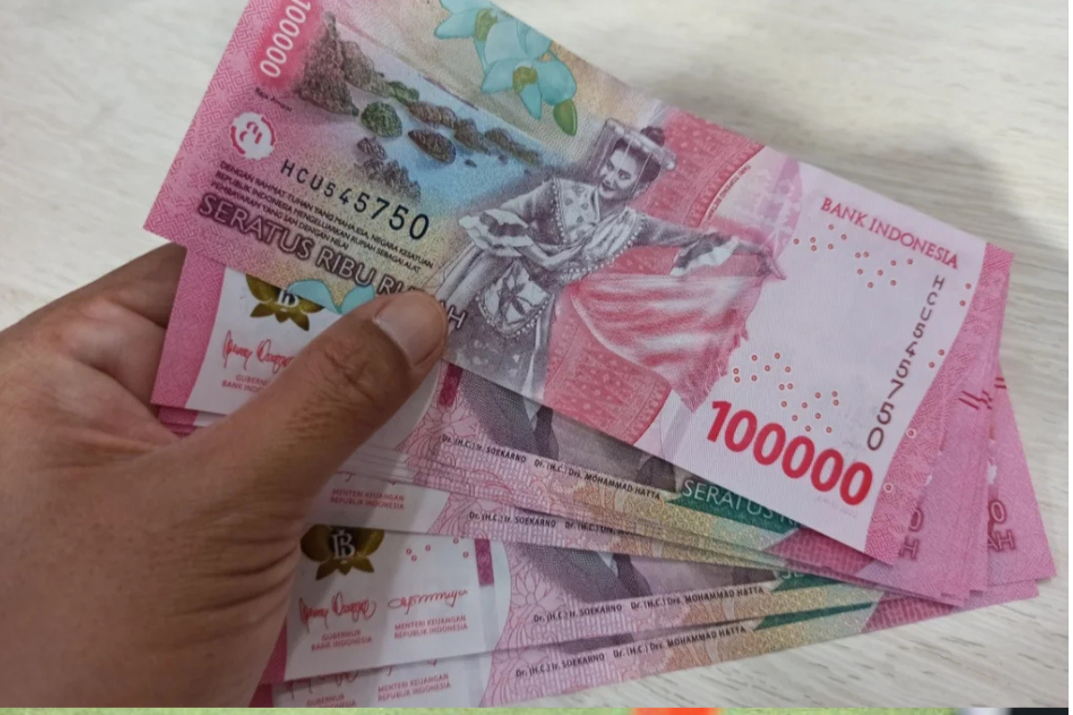 Rupiah Tembus Rp18.000, Tukar Valas di Cirebon Naik 30 Persen