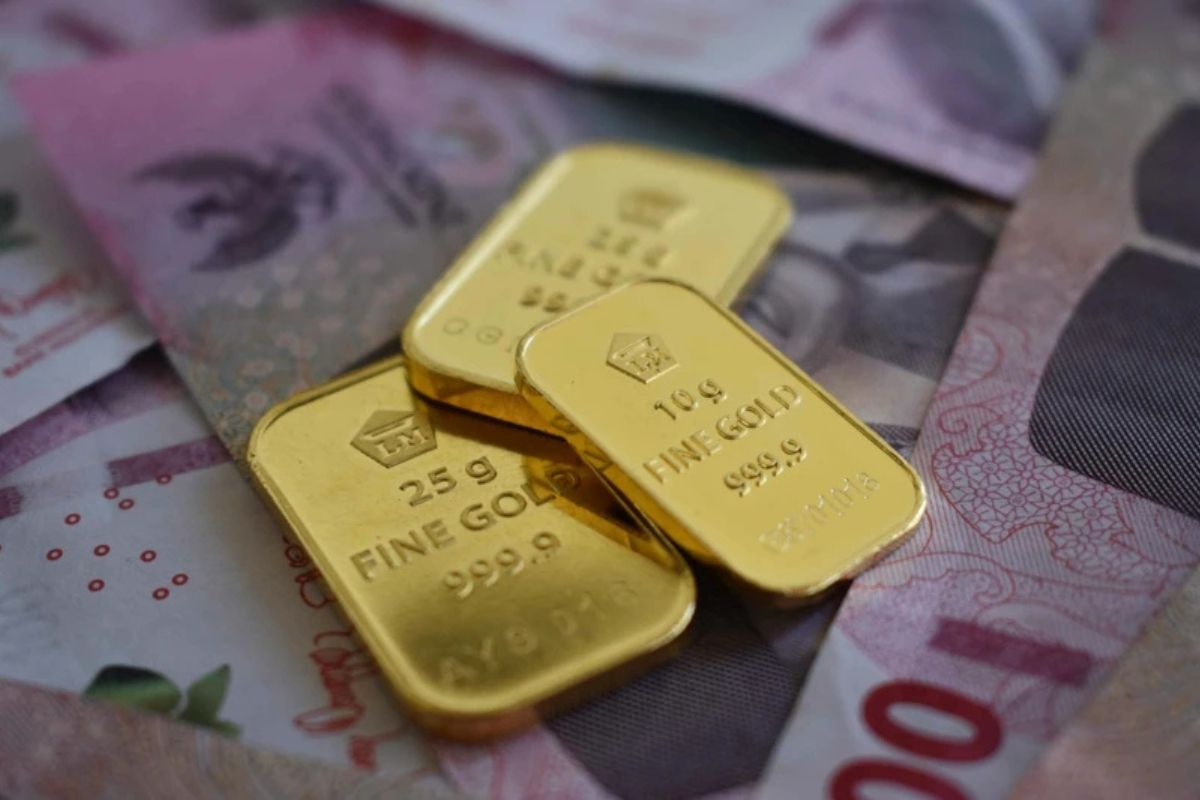 Update Harga Emas Pegadaian: UBS-Galeri24 Turun, Antam Flat