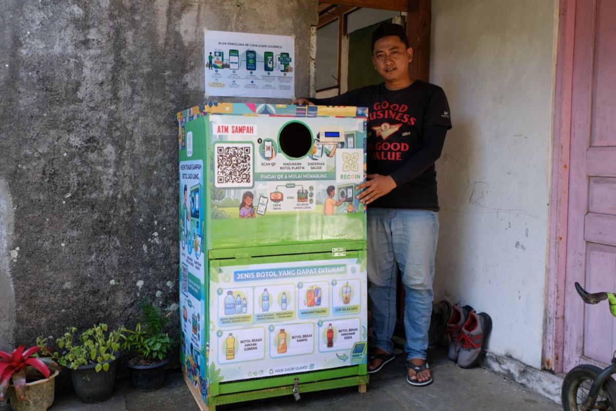 Recoin: ATM Sampah Murah Rp 2,5 Juta Buatan Ben Swarna