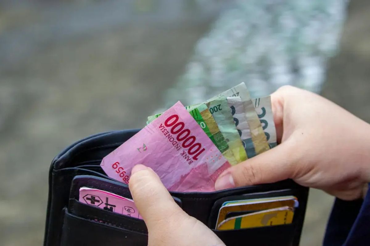 Awal Pekan, Rupiah Melemah Tajam ke Level Rp17.630/US$