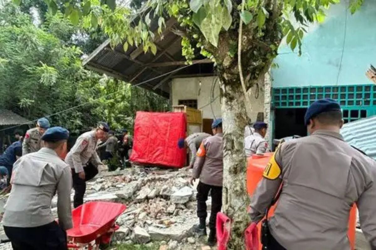 BNPB Perbaiki Infrastruktur Darurat Dampak Gempa Sigi