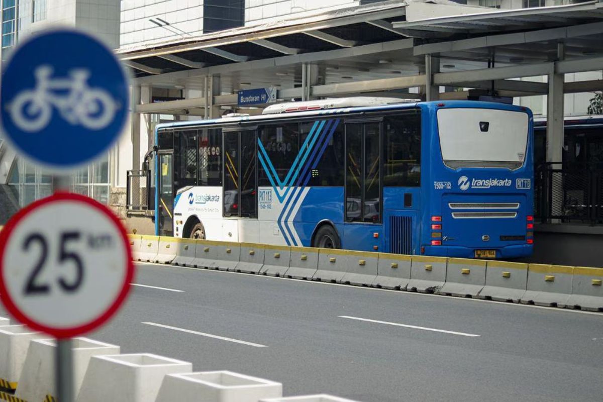 Tata Kota Warisan Belanda Bikin Warga Jakarta Jauhi Angkutan Umum
