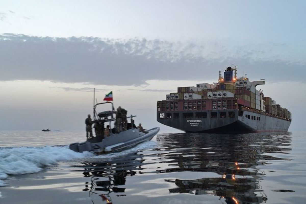 Iran Anggap Kapal di Selat Hormuz Kolaborator Musuh