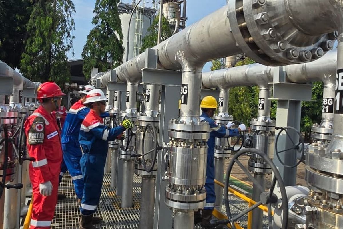 Pipa Gas Bocor di Bekasi Akibat Pemasangan Pipa BBM